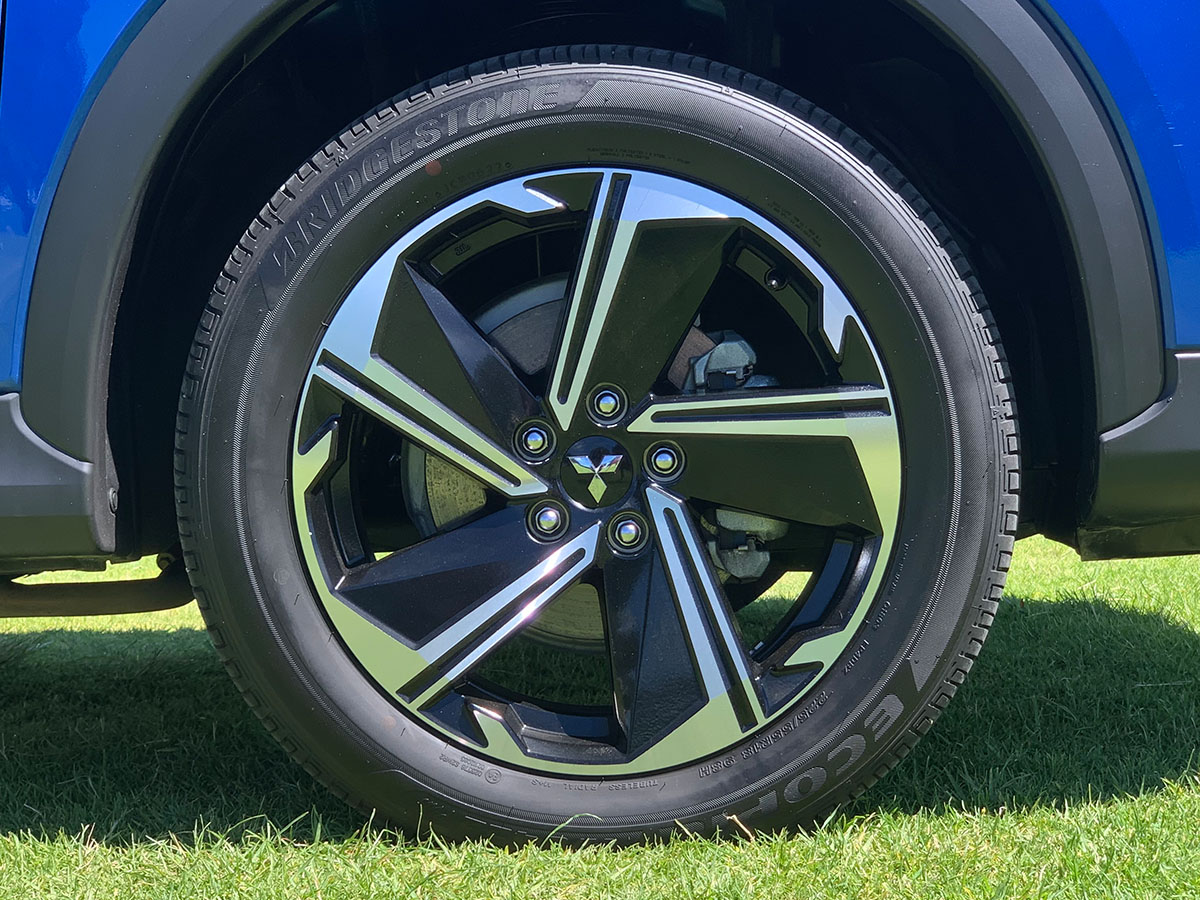 2022 Mitsubishi Eclipse Cross PHEV XLS 4WD HYBRID