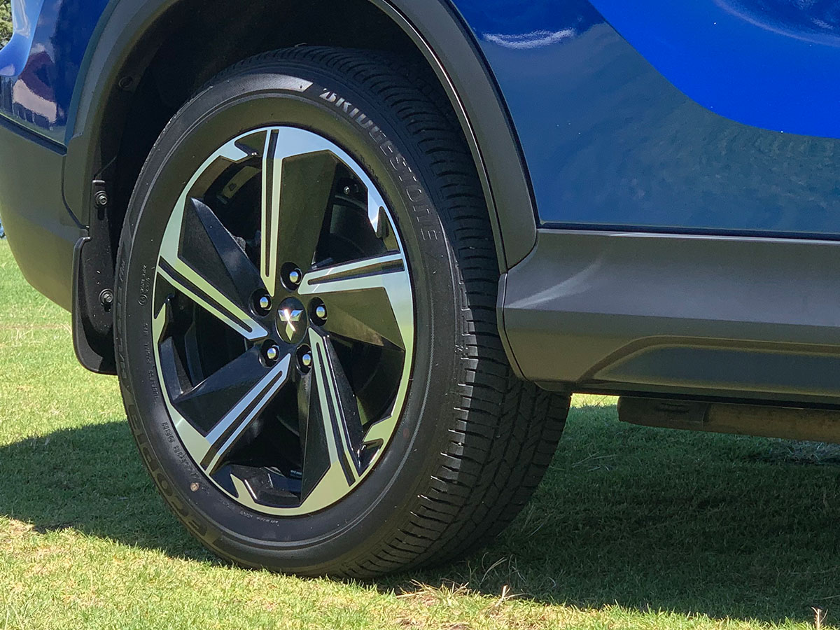 2022 Mitsubishi Eclipse Cross PHEV XLS 4WD HYBRID