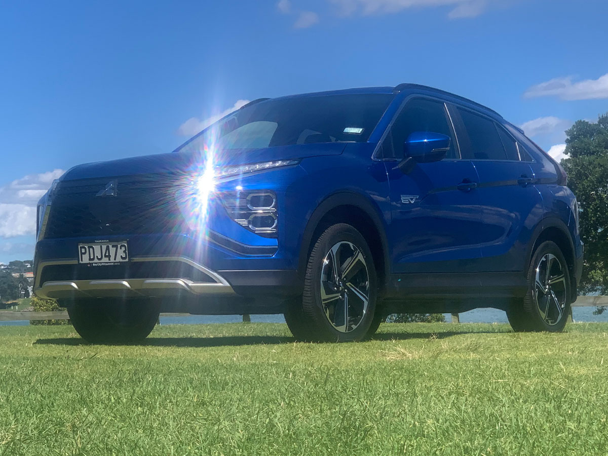 2022 Mitsubishi Eclipse Cross PHEV XLS 4WD HYBRID