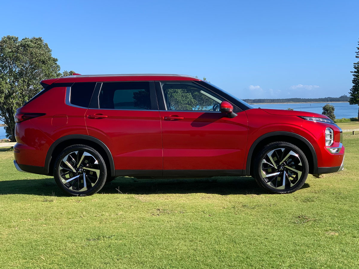 2022 Mitsubishi Outlander XLS 2.5L Petrol 4WD 7 Seater