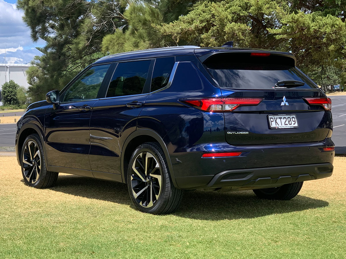 2022 Mitsubishi Outlander XLS 2WD 7 Seater 2.5L Petrol