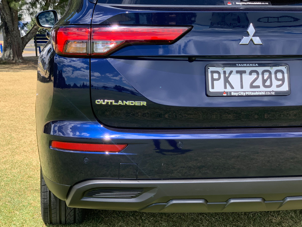 2022 Mitsubishi Outlander XLS 2WD 7 Seater 2.5L Petrol