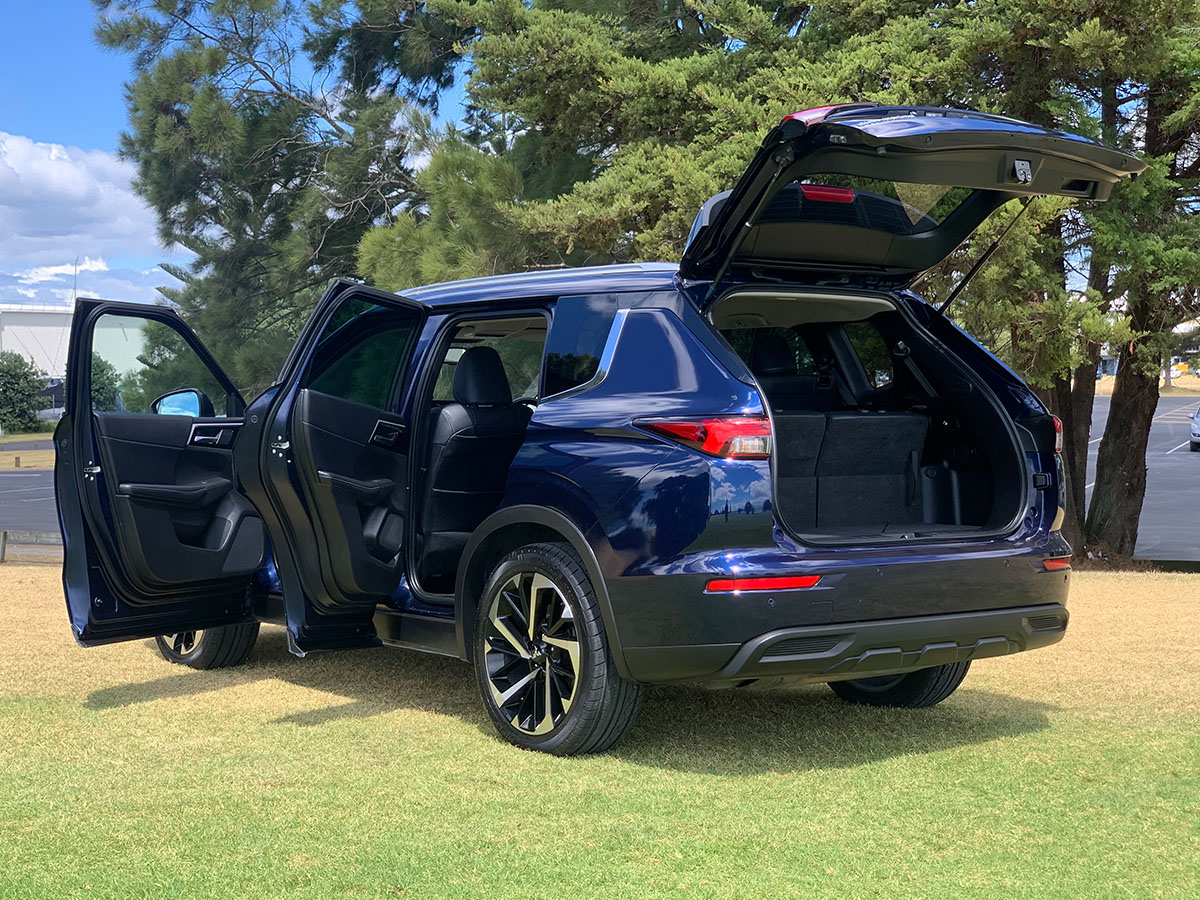 2022 Mitsubishi Outlander XLS 2WD 7 Seater 2.5L Petrol