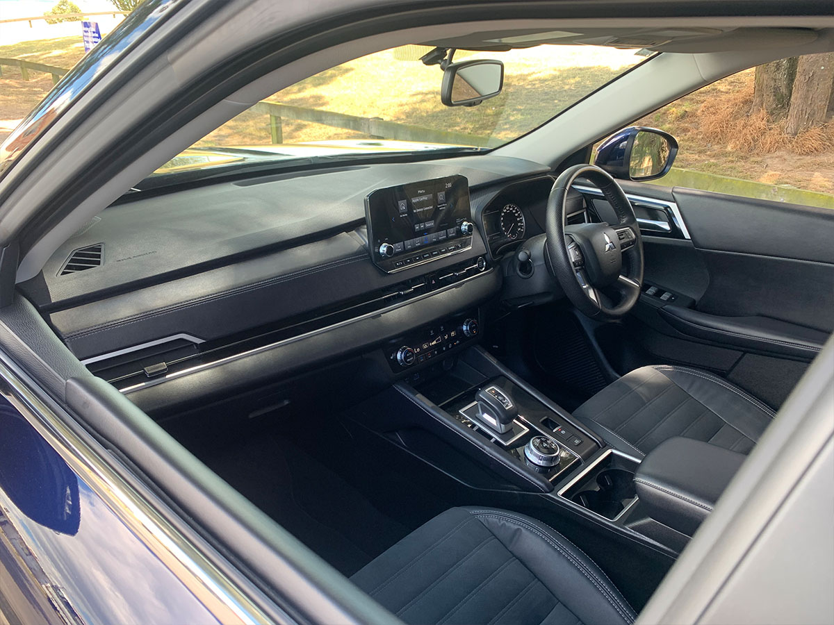 2022 Mitsubishi Outlander XLS 2WD 7 Seater 2.5L Petrol