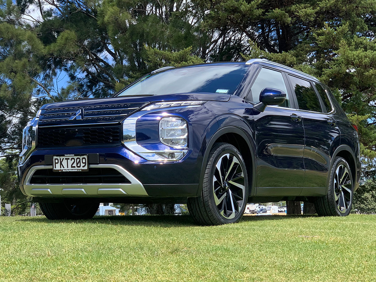 2022 Mitsubishi Outlander XLS 2WD 7 Seater 2.5L Petrol