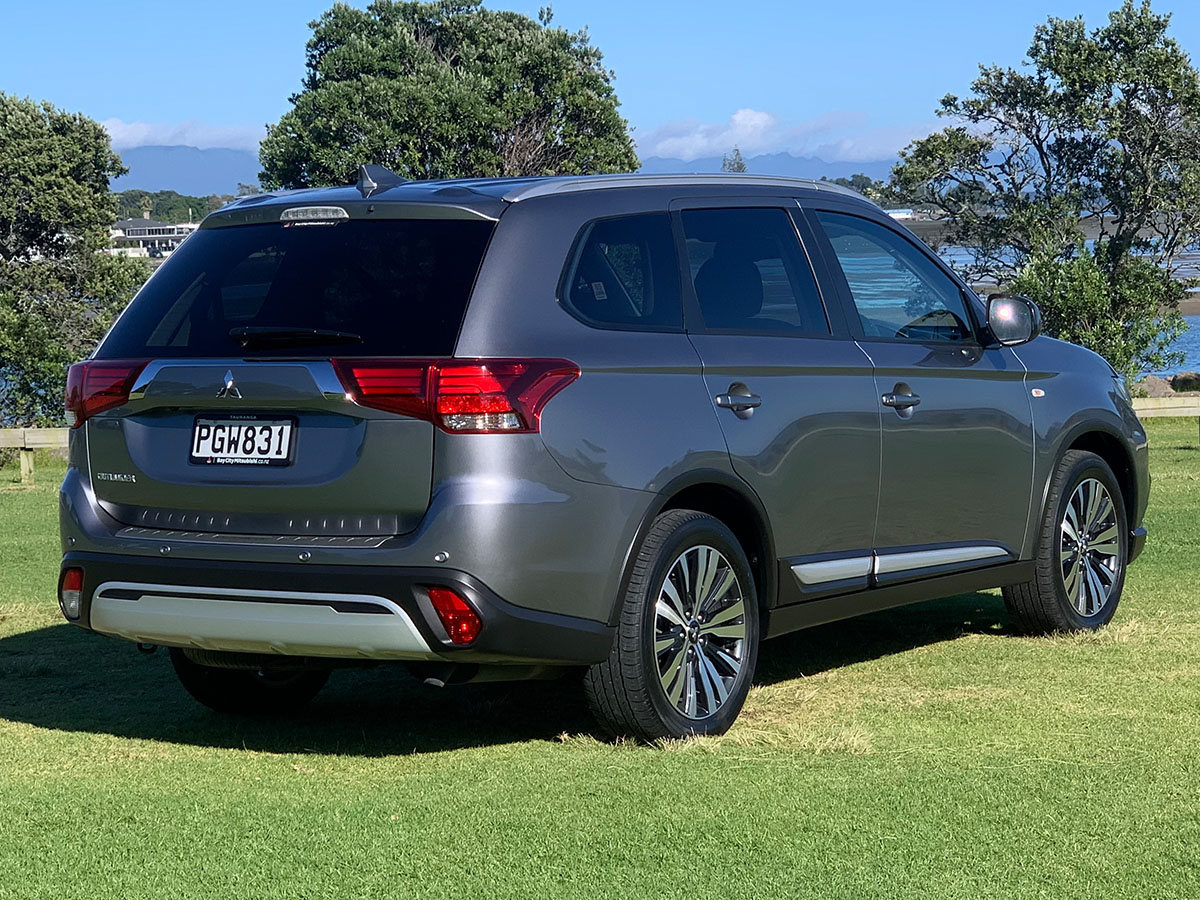 2022 Mitsubishi Outlander LS 2.4L Petrol 7 Seater Automatic