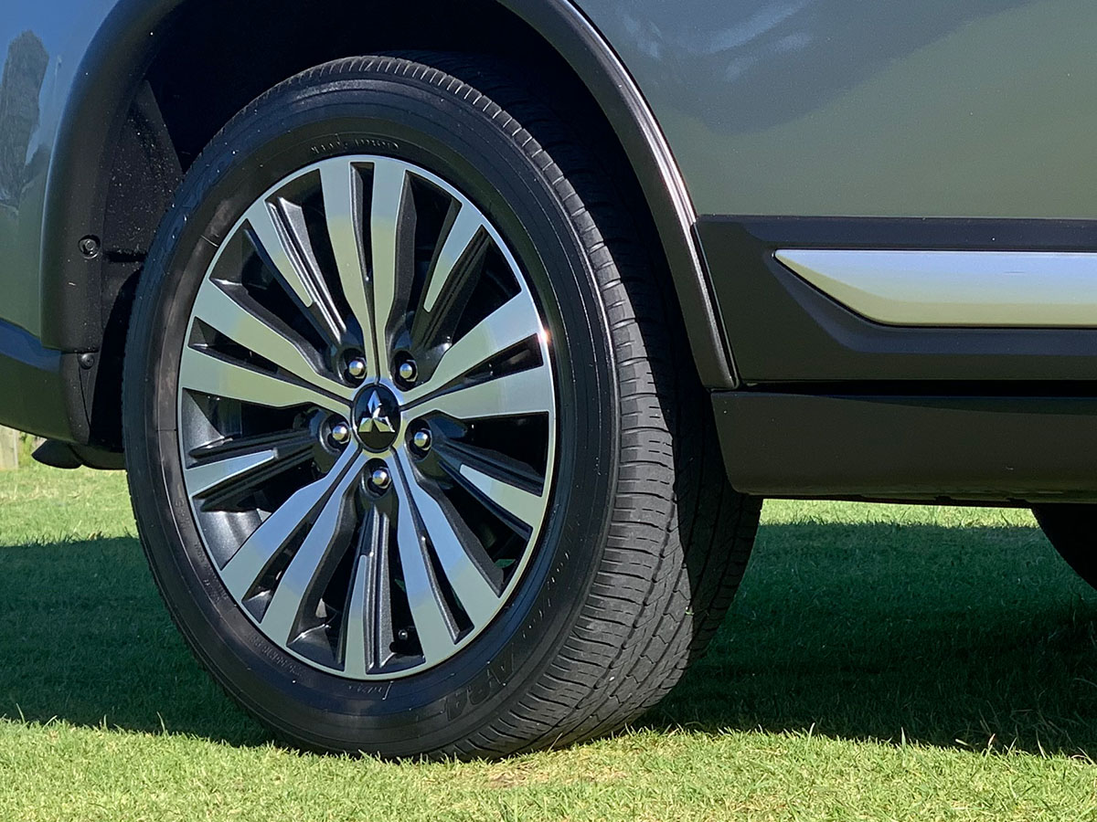 2022 Mitsubishi Outlander LS 2.4L Petrol 7 Seater Automatic