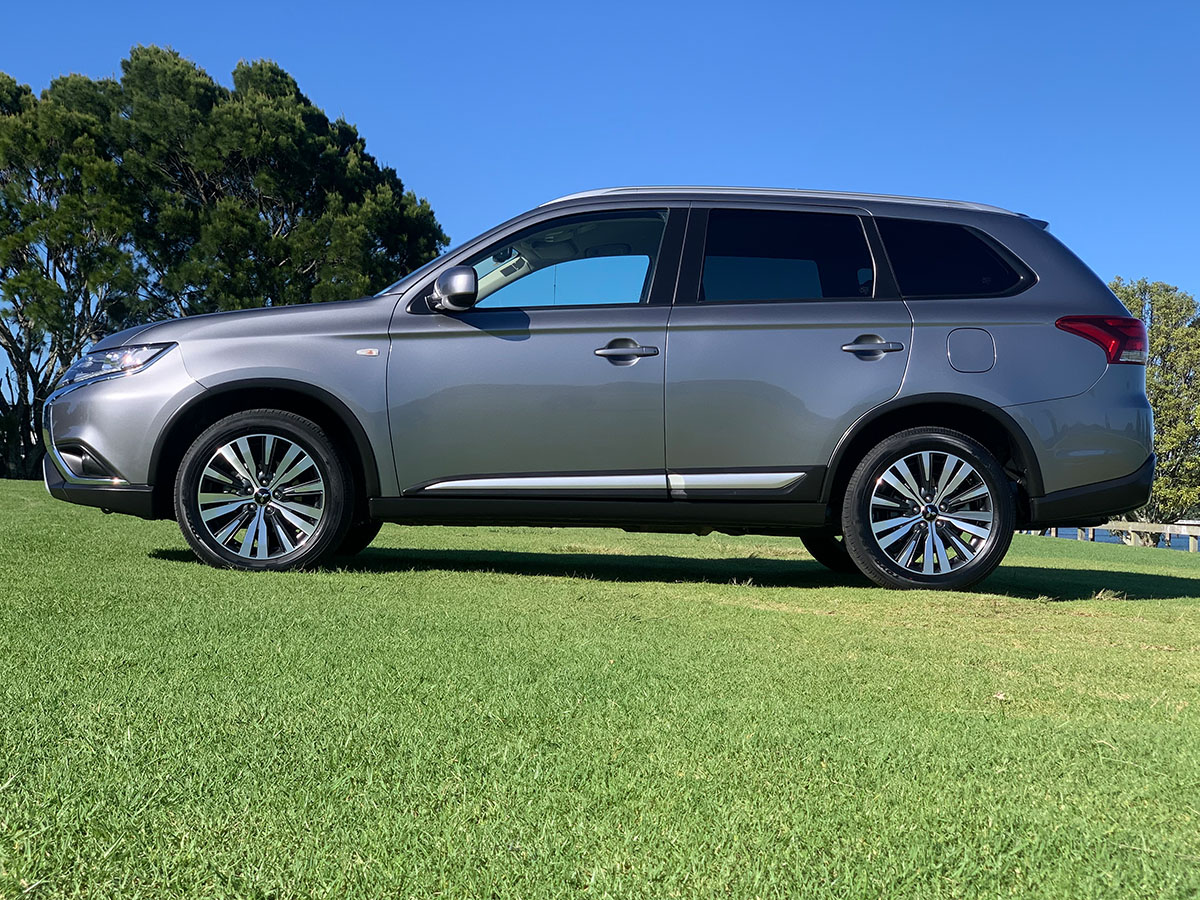 2022 Mitsubishi Outlander LS 2.4L Petrol 7 Seater Automatic