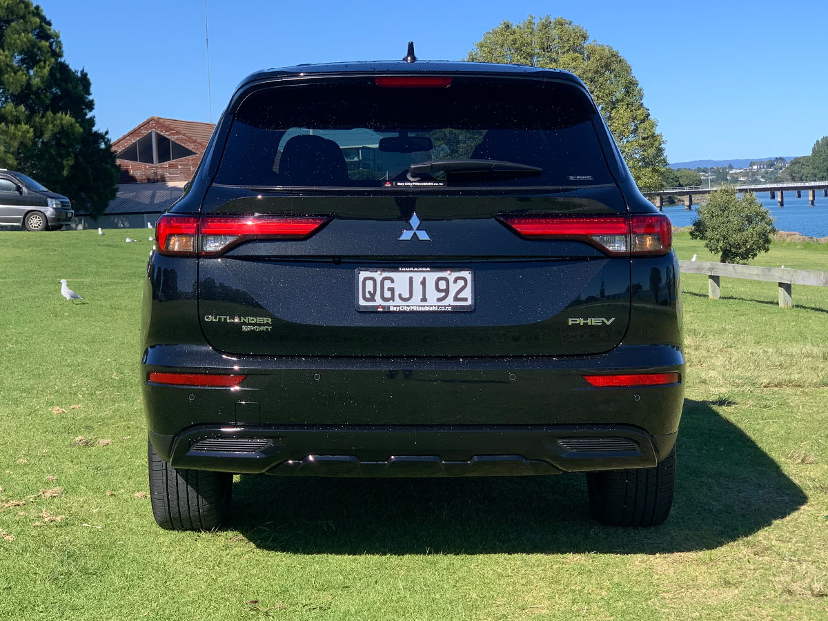 2023 Mitsubishi Outlander PHEV Sport 4WD Hybrid 7 Seater