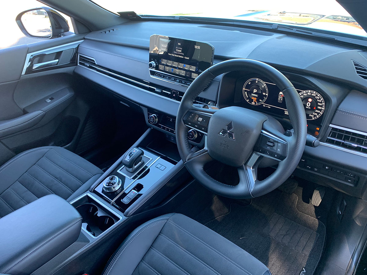 2023 Mitsubishi Outlander PHEV Sport 4WD Hybrid 7 Seater