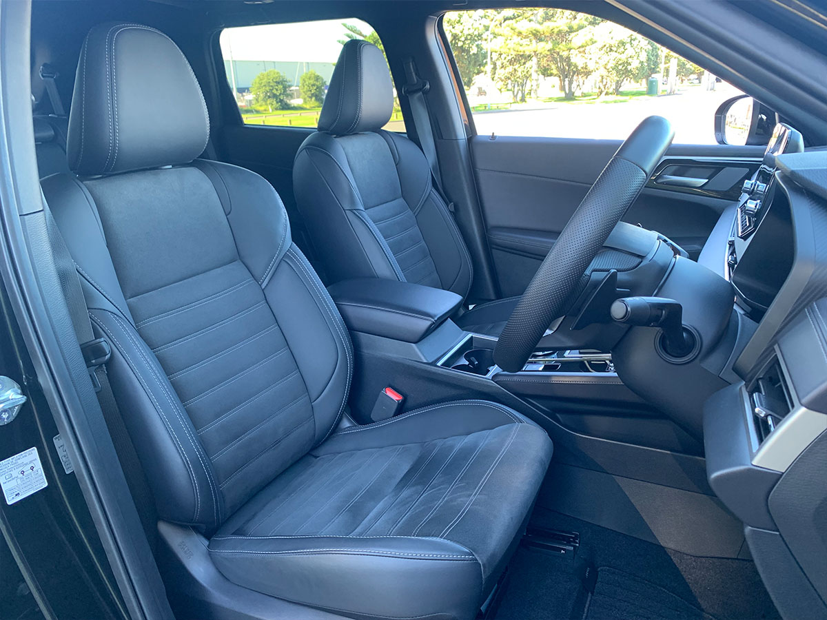 2023 Mitsubishi Outlander PHEV Sport 4WD Hybrid 7 Seater