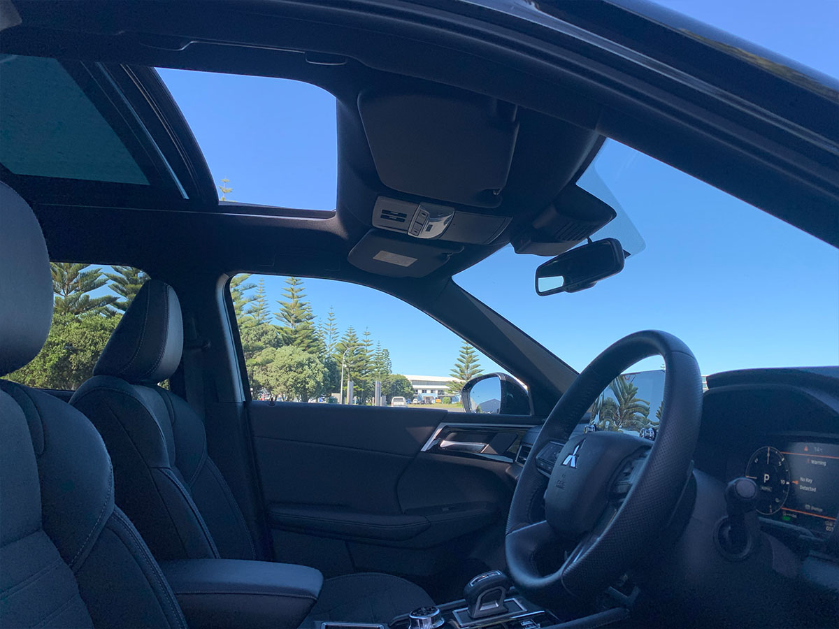 2023 Mitsubishi Outlander PHEV Sport 4WD Hybrid 7 Seater