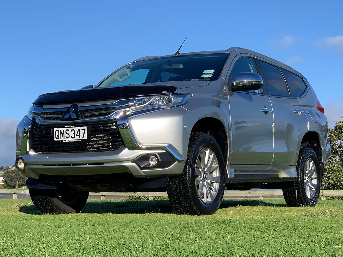 2017 Mitsubishi Pajero Sport XLS 2.4L Diesel 4WD 7 Seater