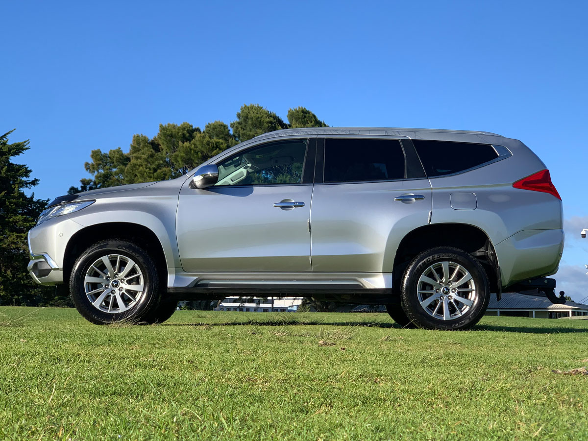 2017 Mitsubishi Pajero Sport XLS 2.4L Diesel 4WD 7 Seater