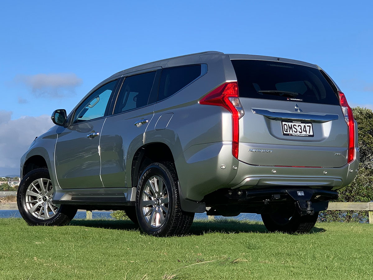 2017 Mitsubishi Pajero Sport XLS 2.4L Diesel 4WD 7 Seater