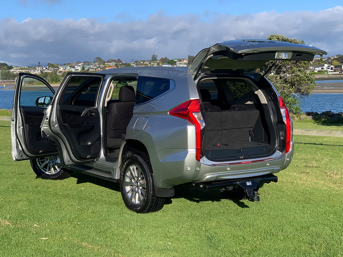 2017 Mitsubishi Pajero Sport XLS 2.4L Diesel 4WD 7 Seater
