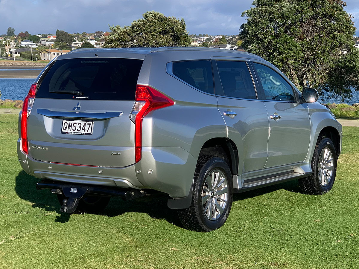 2017 Mitsubishi Pajero Sport XLS 2.4L Diesel 4WD 7 Seater