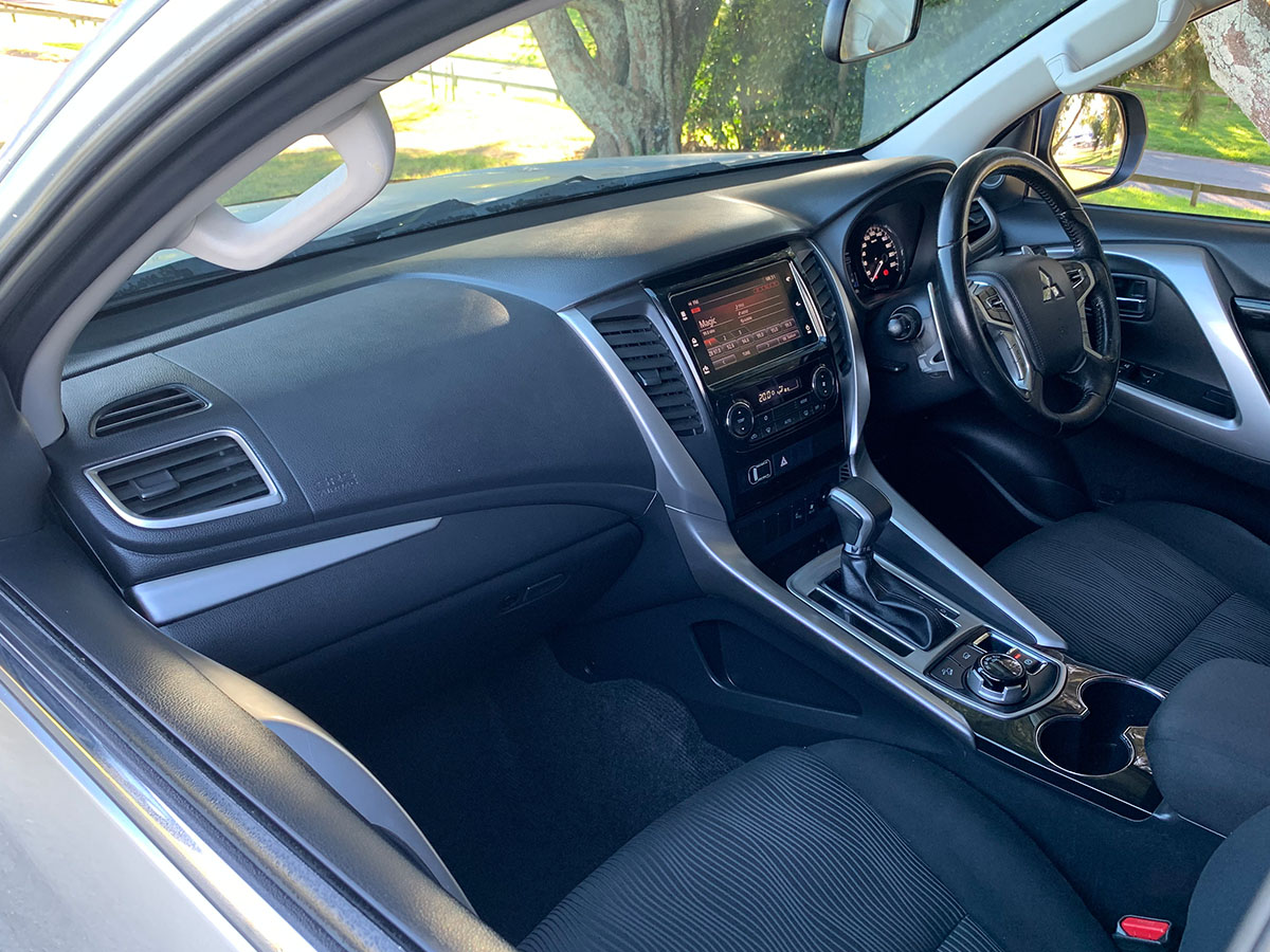 2017 Mitsubishi Pajero Sport XLS 2.4L Diesel 4WD 7 Seater