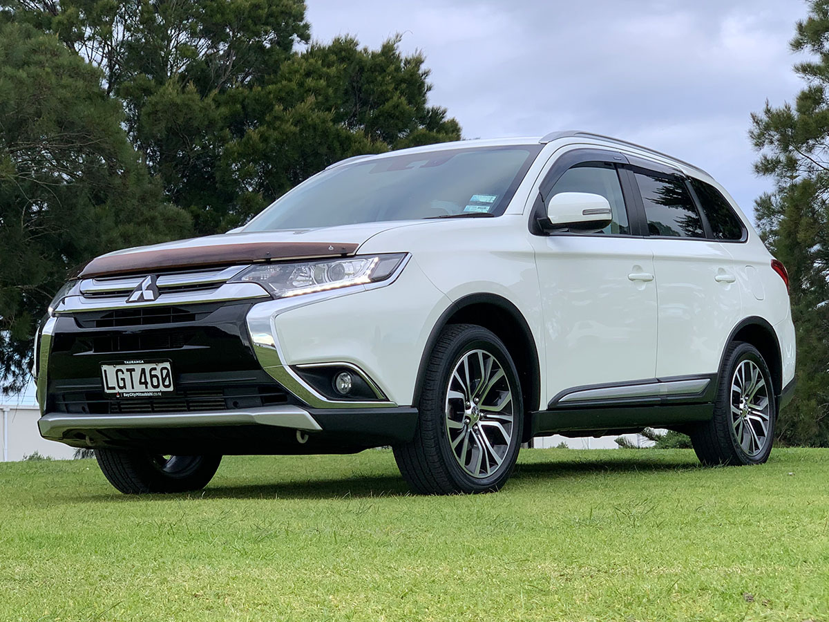 2018 Mitsubishi Outlander XLS 2.3L Diesel 4WD 7 Seater