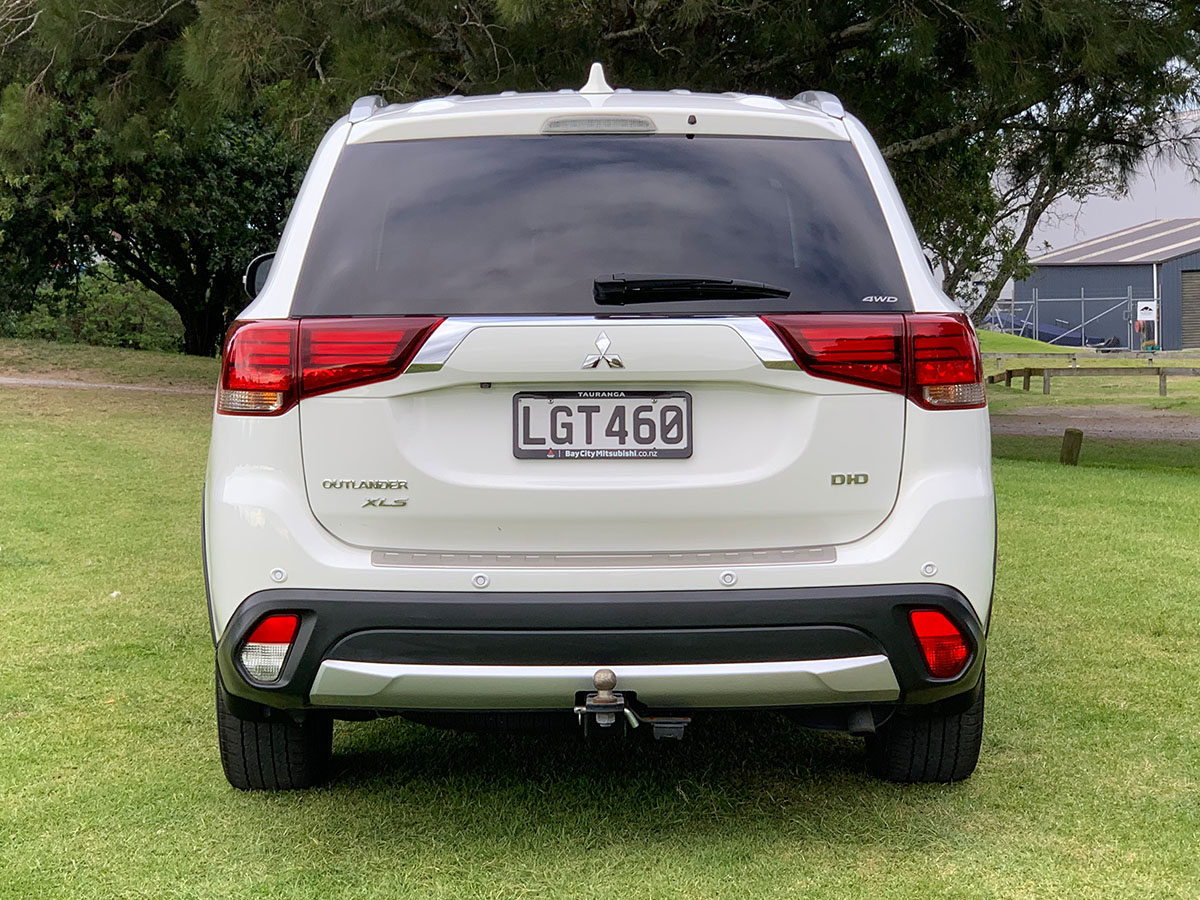 2018 Mitsubishi Outlander XLS 2.3L Diesel 4WD 7 Seater