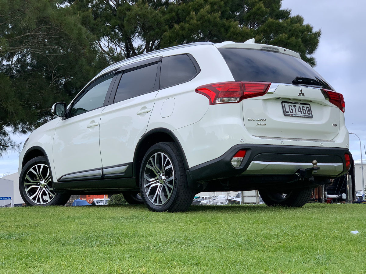 2018 Mitsubishi Outlander XLS 2.3L Diesel 4WD 7 Seater