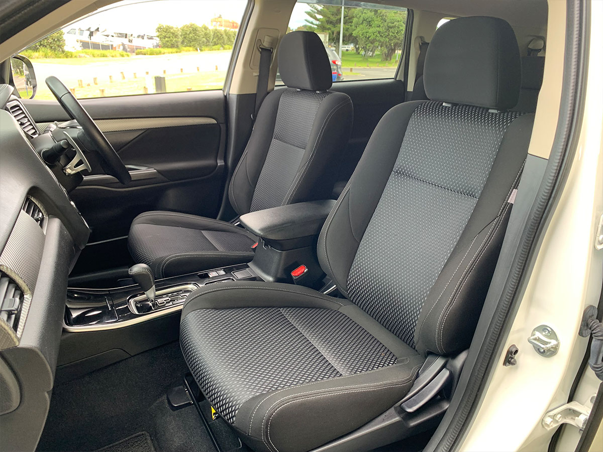 2018 Mitsubishi Outlander XLS 2.3L Diesel 4WD 7 Seater