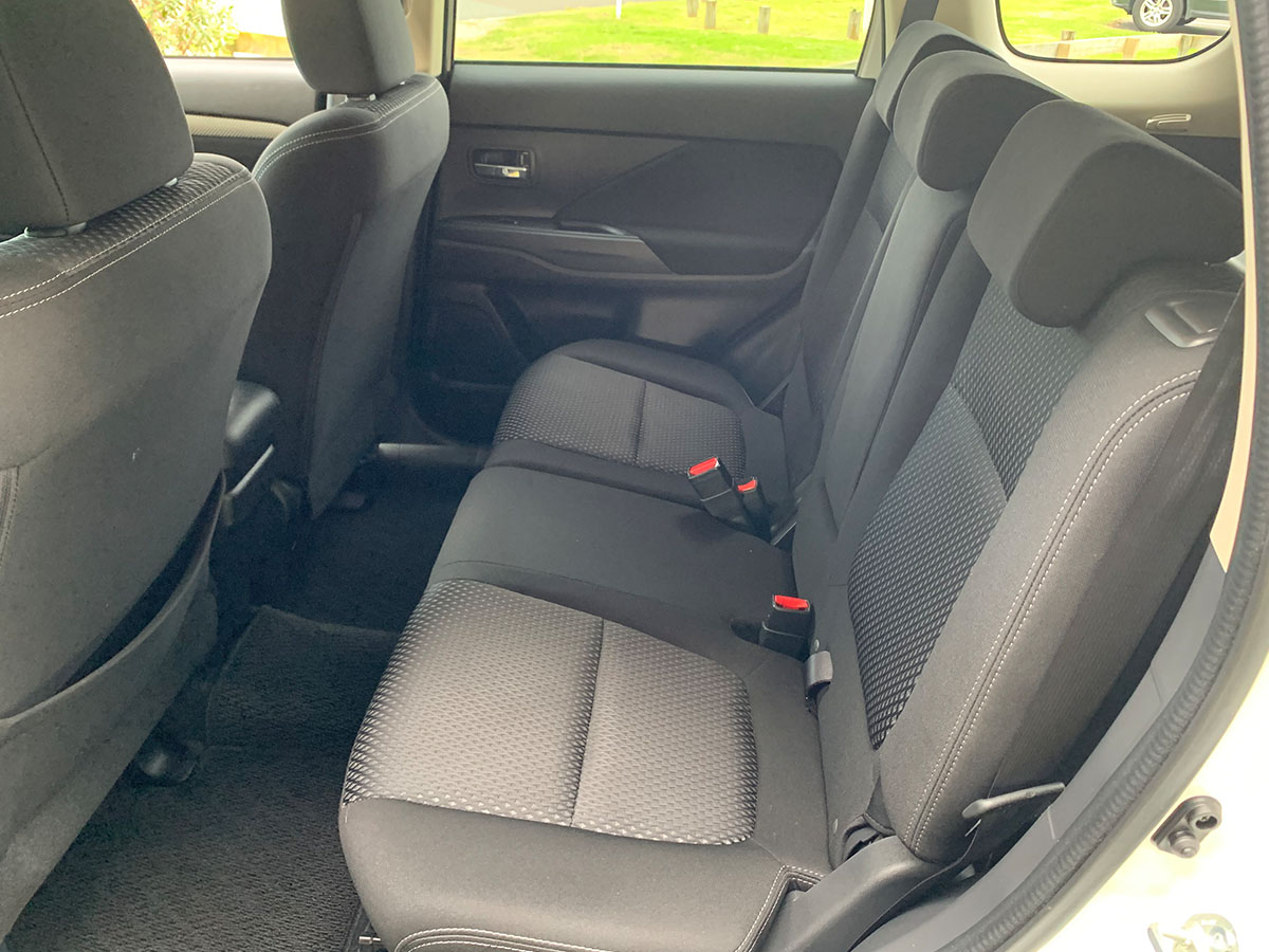 2018 Mitsubishi Outlander XLS 2.3L Diesel 4WD 7 Seater