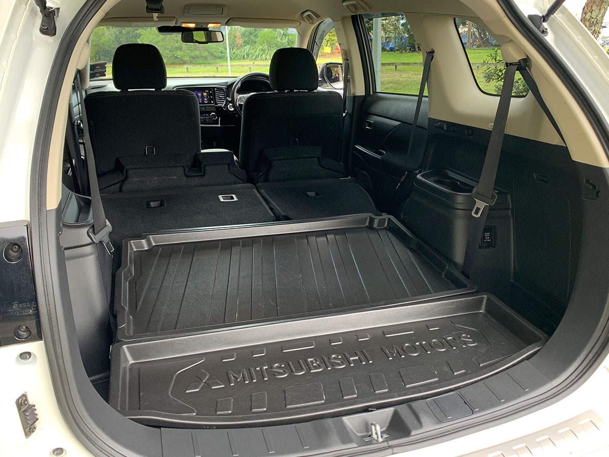 2018 Mitsubishi Outlander XLS 2.3L Diesel 4WD 7 Seater