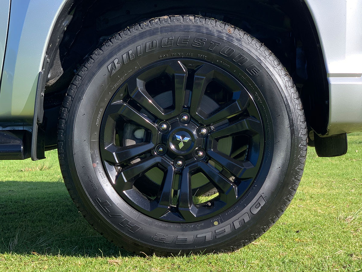 2022 Mitsubishi Triton GLSB 4WD 2.4L Diesel Turbo 6 Speed Auto