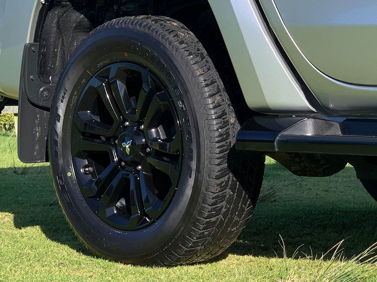 2022 Mitsubishi Triton GLSB 4WD 2.4L Diesel Turbo 6 Speed Auto