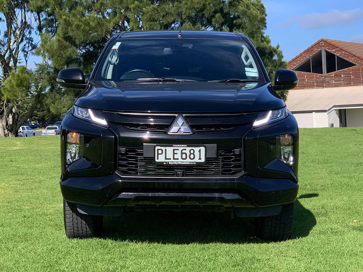 2022 Mitsubishi Triton GLSB 4WD 2.4L Diesel Turbo 6 Speed Auto