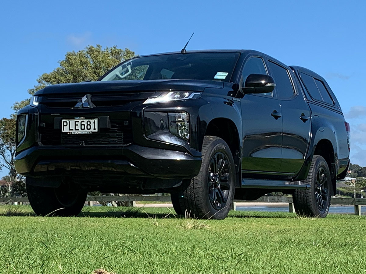 2022 Mitsubishi Triton GLSB 4WD 2.4L Diesel Turbo 6 Speed Auto