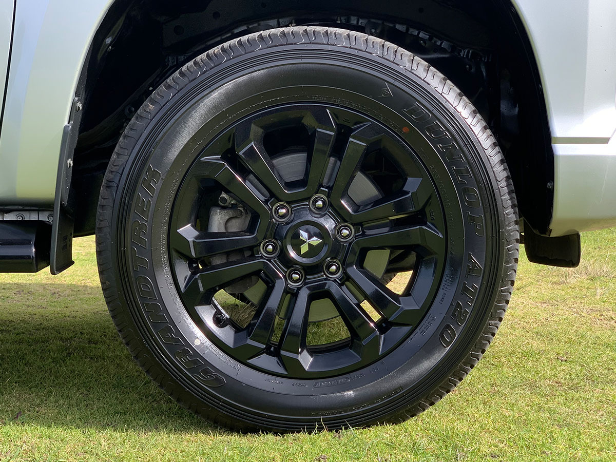 2022 Mitsubishi Triton GLSB 4WD 2.4L Diesel Turbo 6 Speed Auto