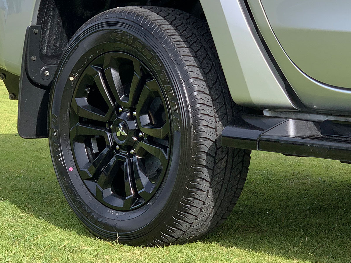 2022 Mitsubishi Triton GLSB 4WD 2.4L Diesel Turbo 6 Speed Auto