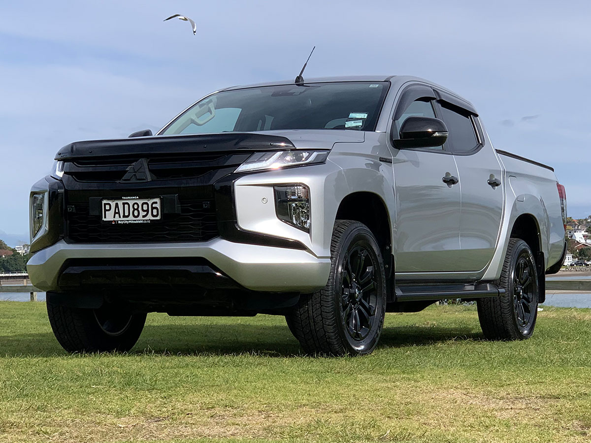2022 Mitsubishi Triton GLSB 4WD 2.4L Diesel Turbo 6 Speed Auto