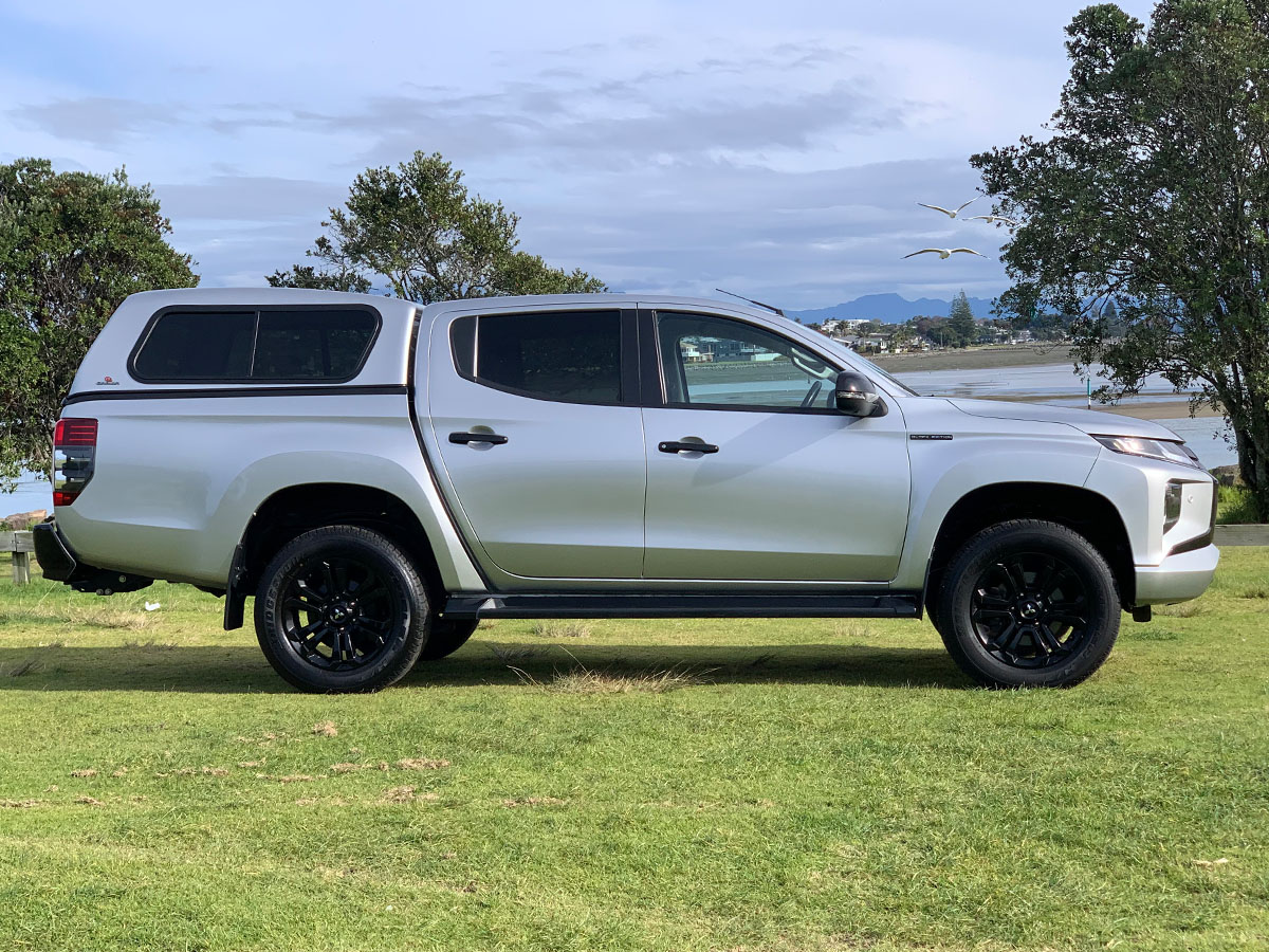 2022 Mitsubishi Triton GLSB 4WD 2.4L Diesel Turbo 6 Speed Auto