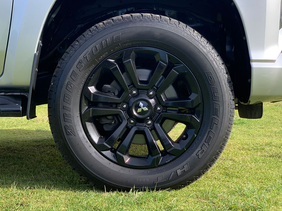 2022 Mitsubishi Triton GLSB 4WD 2.4L Diesel Turbo 6 Speed Auto