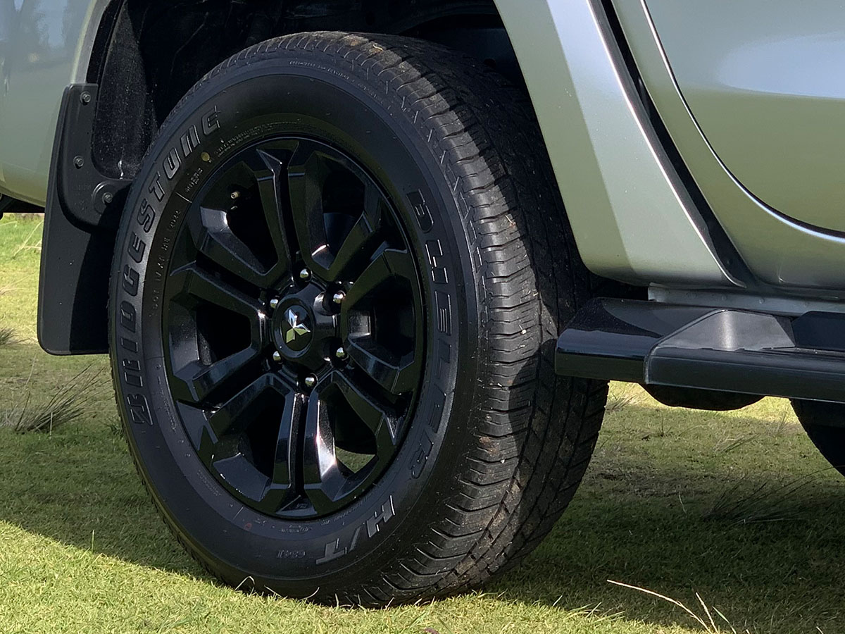 2022 Mitsubishi Triton GLSB 4WD 2.4L Diesel Turbo 6 Speed Auto