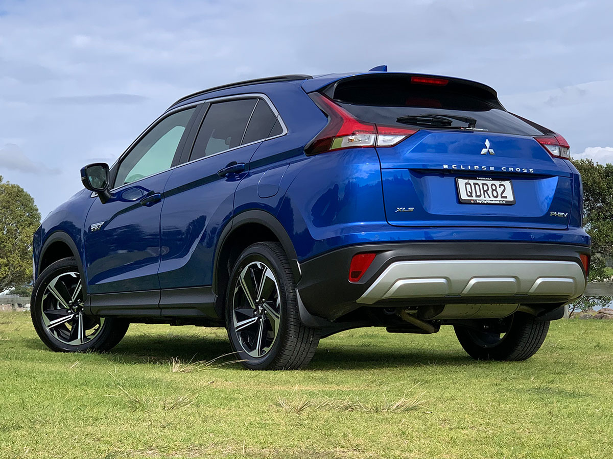 2023 Mitsubishi Eclipse Cross PHEV XLS 4WD Hybrid