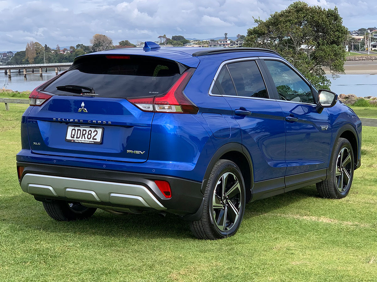 2023 Mitsubishi Eclipse Cross PHEV XLS 4WD Hybrid