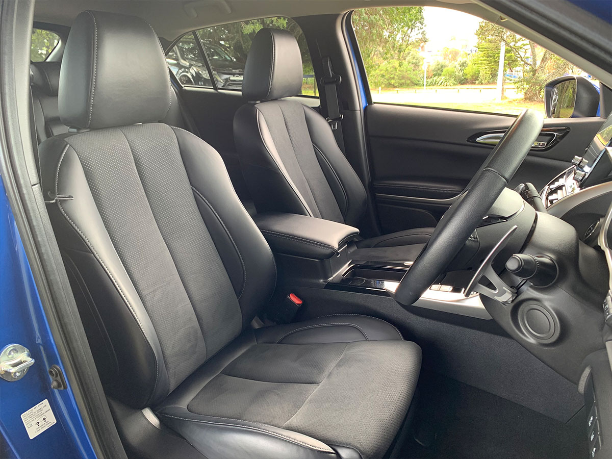 2023 Mitsubishi Eclipse Cross PHEV XLS 4WD Hybrid