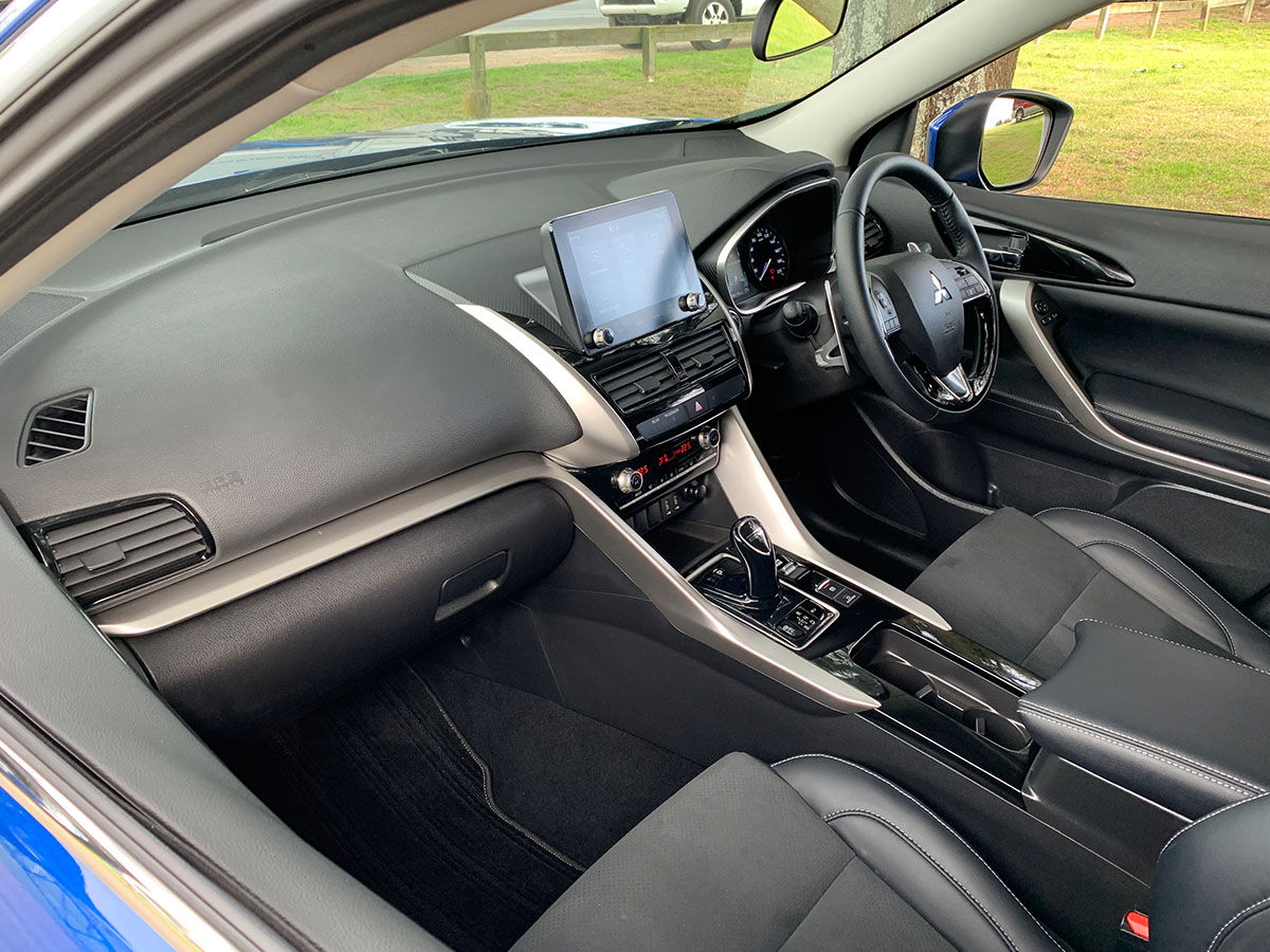 2023 Mitsubishi Eclipse Cross PHEV XLS 4WD Hybrid