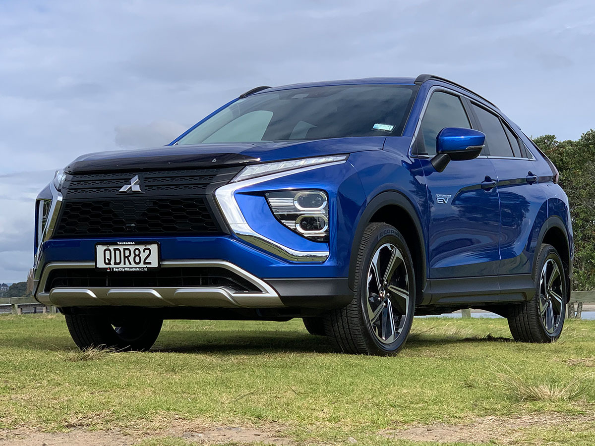 2023 Mitsubishi Eclipse Cross PHEV XLS 4WD Hybrid