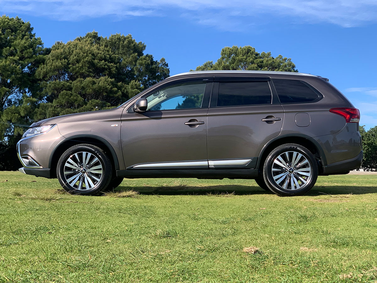2018 Mitsubishi Outlander LS 2.4L Petrol 7 Seater Automatic