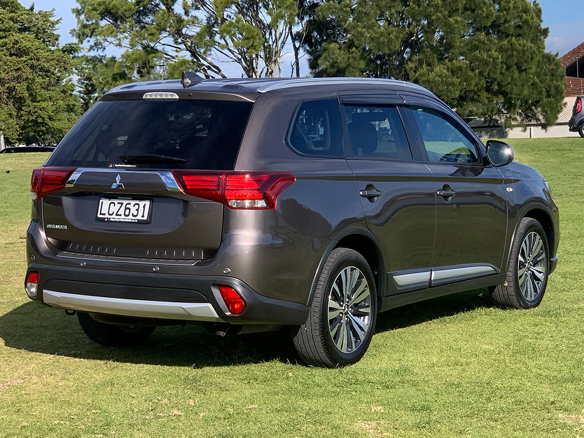 2018 Mitsubishi Outlander LS 2.4L Petrol 7 Seater Automatic