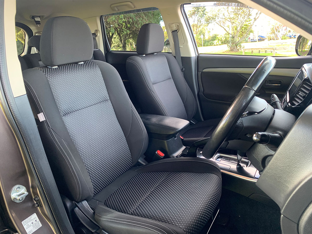 2018 Mitsubishi Outlander LS 2.4L Petrol 7 Seater Automatic