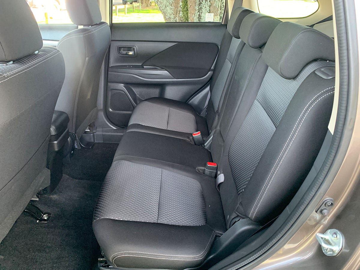 2018 Mitsubishi Outlander LS 2.4L Petrol 7 Seater Automatic