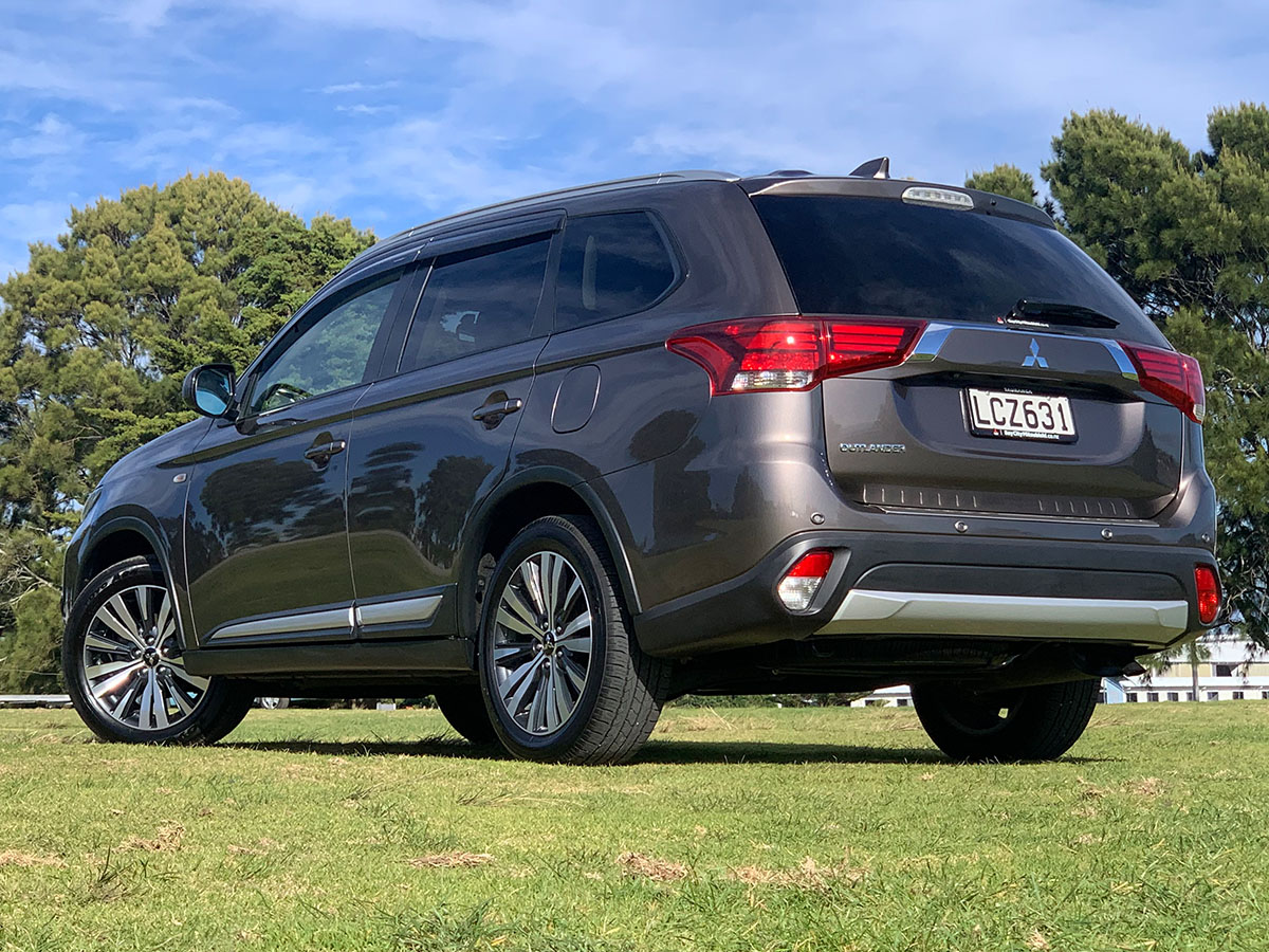 2018 Mitsubishi Outlander LS 2.4L Petrol 7 Seater Automatic