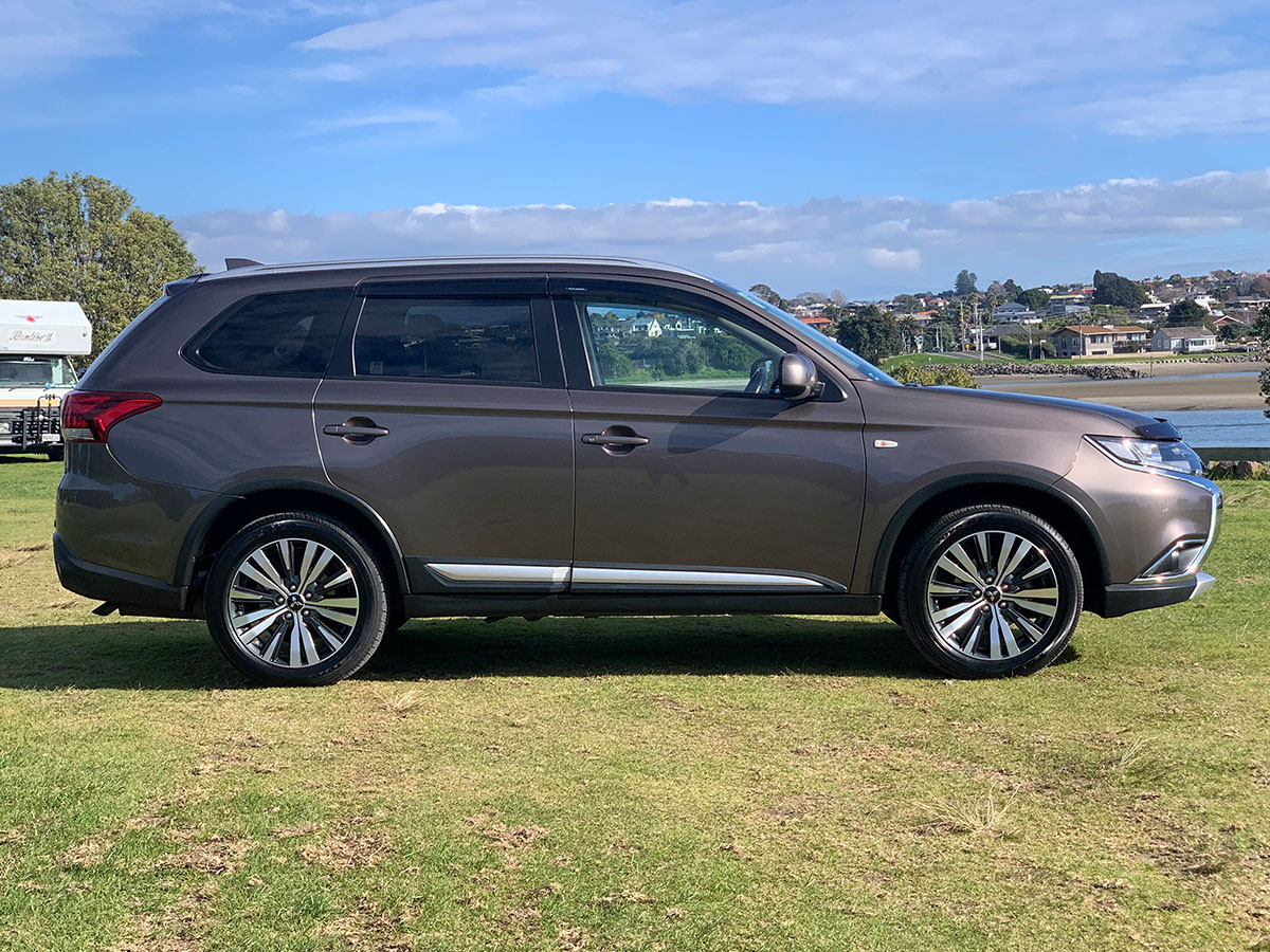2018 Mitsubishi Outlander LS 2.4L Petrol 7 Seater Automatic