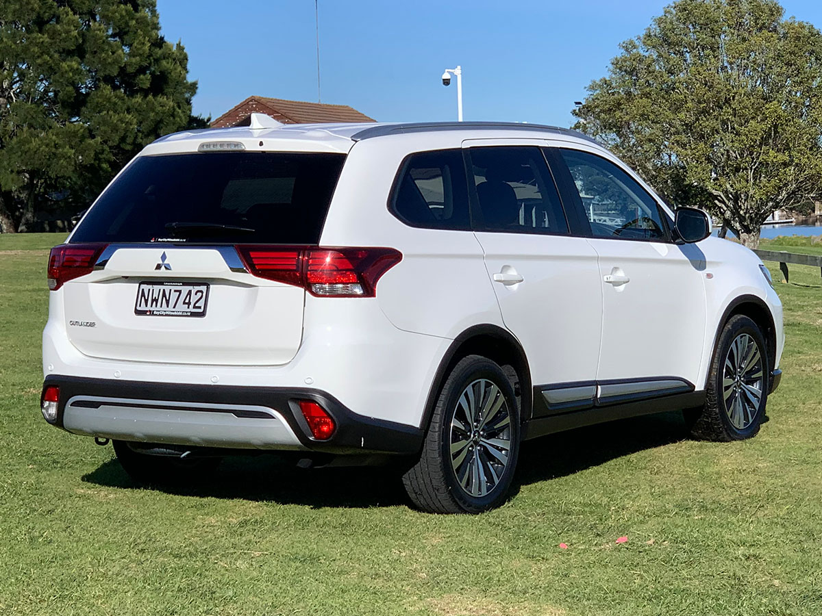 2021 Mitsubishi Outlander LS 2.4L Petrol 7 Seater Automatic